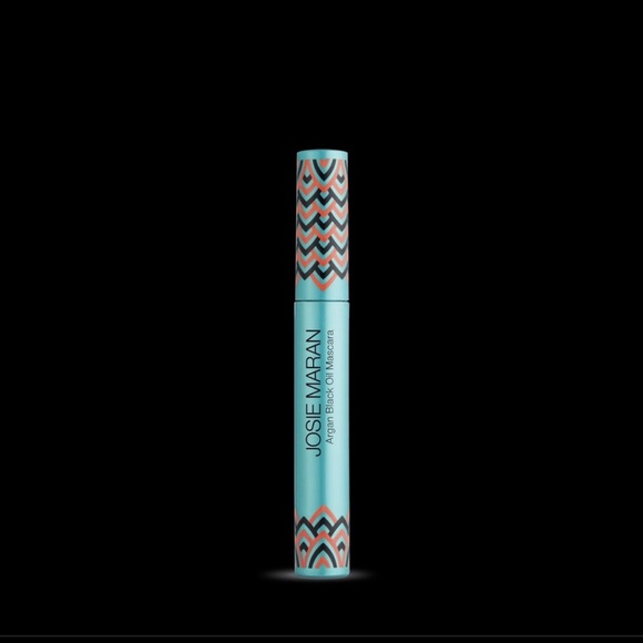 JOSIE MARAN Other - Josie Maran Black Oil mascara